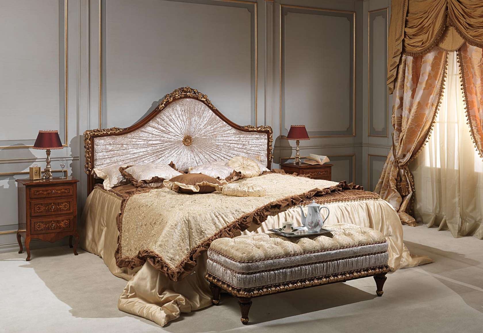 Camera da letto classica Louvre, letto, panca e comodini