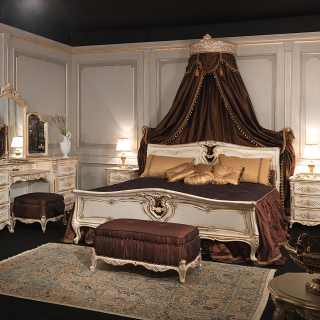 Luigi XVI bed with wall tester and dressing table