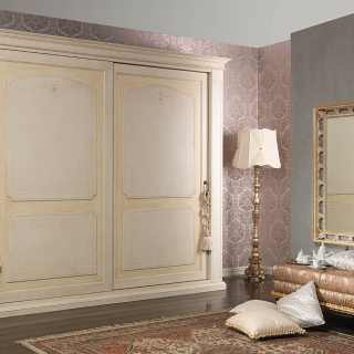 Anticated lacquered wardrobe, classic style, Botticelli collection