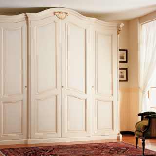 Classic four doors wardrobe Settecento collection with carvings, pillars and golden capitals
