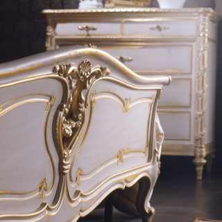 Classic bedroom Luigi XVI style: carved bed and chest of drawers
