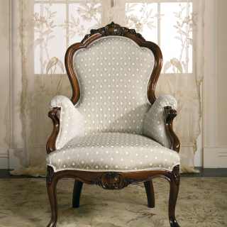 Classic collection Carlotta. Carved armchair, wood and white fabric finish. Made in Italy