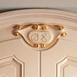 Classic wardrobe Settecento collection with carved letters and golden details