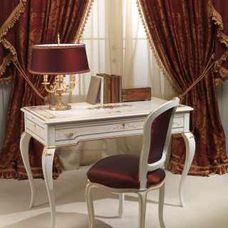 Classic luxury bedroom Rubens: lacquered and gold writing desk and chair