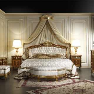 Camera da letto in noce Luigi XVI Noce e Intarsi con letto, comodini, comò e toilette in noce intarsiato e intagliato