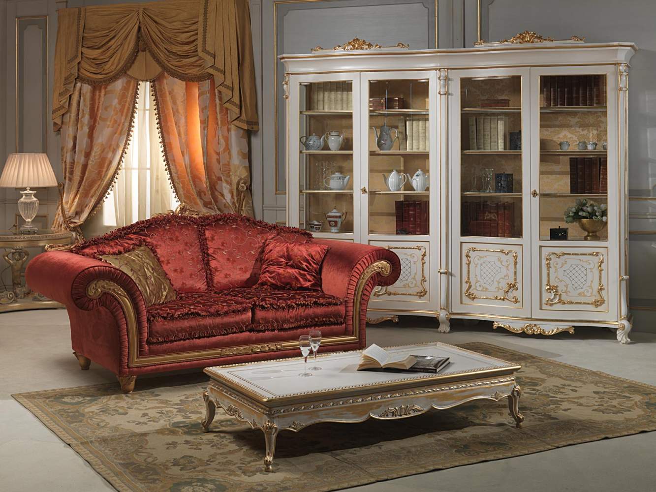 Salotto con vetrina Venezia stile Luigi XV