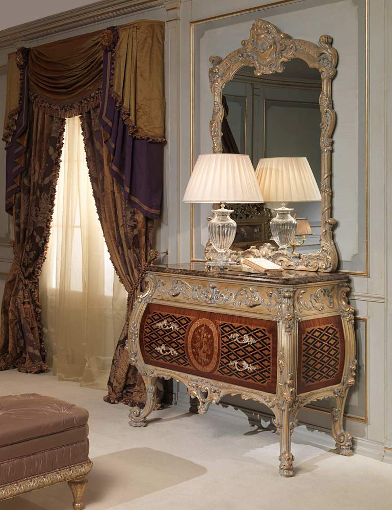 Camera da letto classica Emperador Gold, comò intagliato