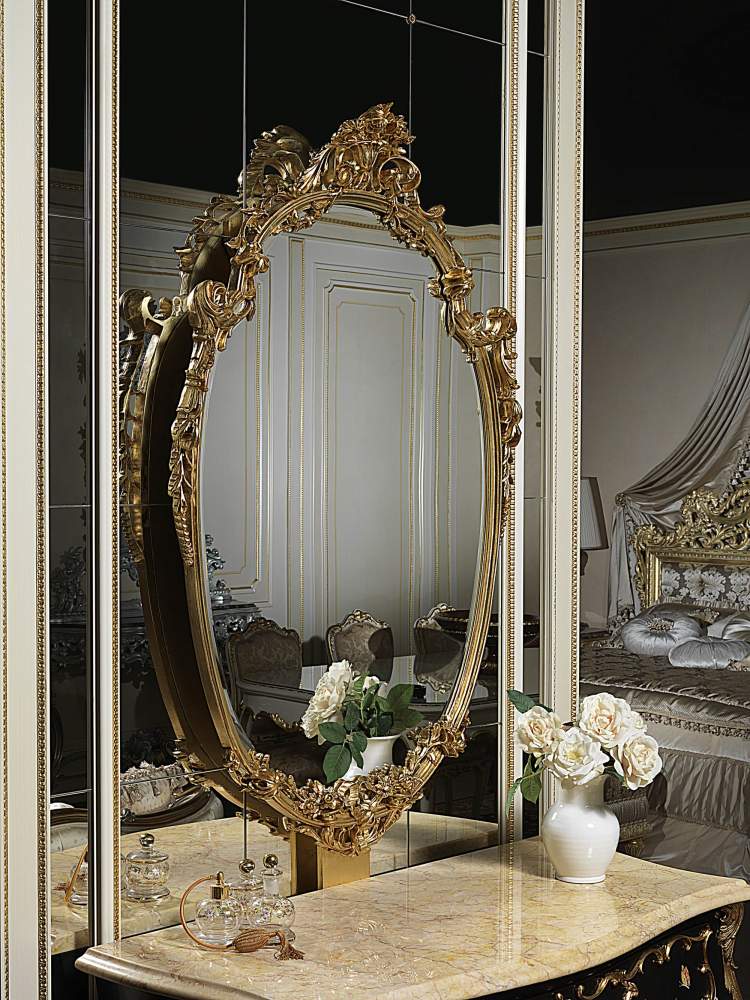 Specchio classico dorato